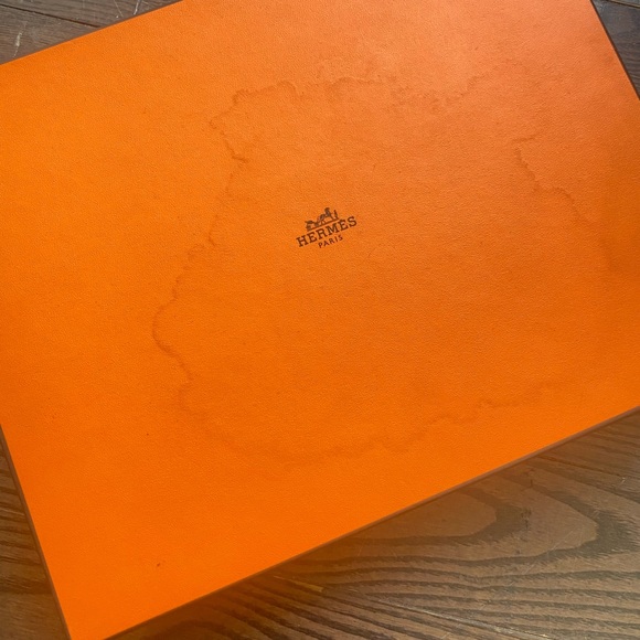 Hermes Oran Sandals; hardly worn, comes with dust bag & box - Picture 5 of 5